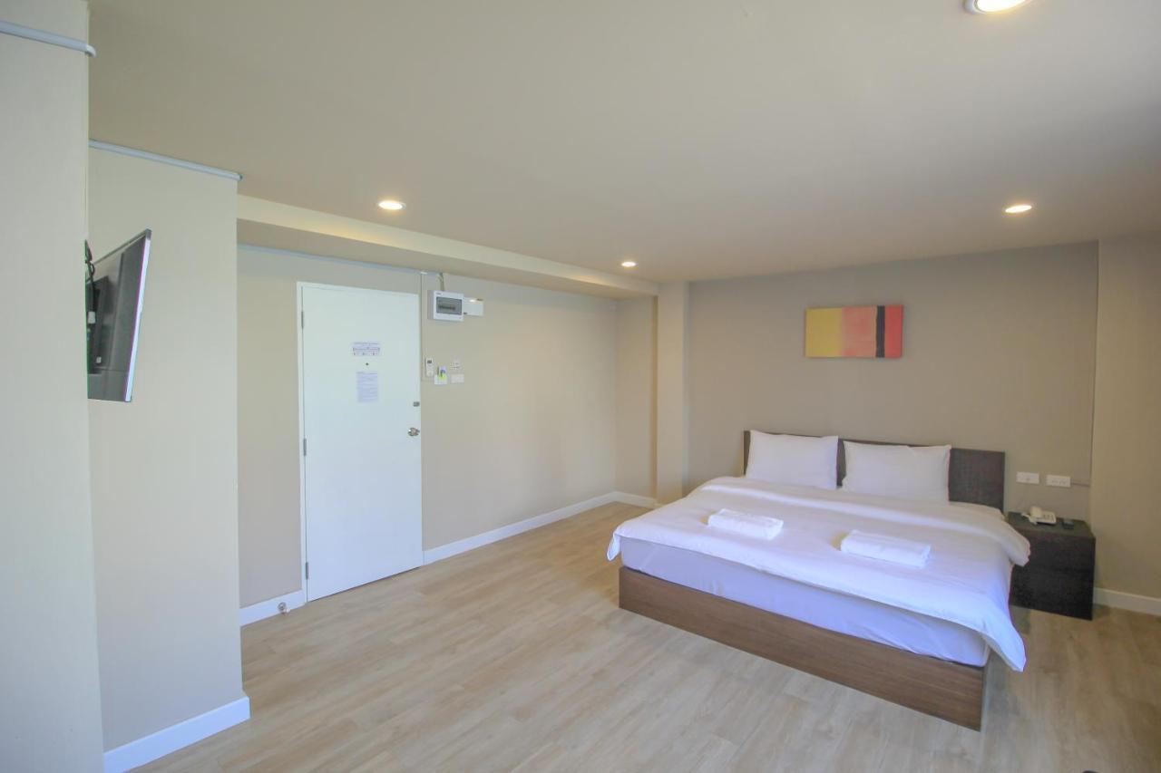 The Sea Bangsaen Hotel Extérieur photo